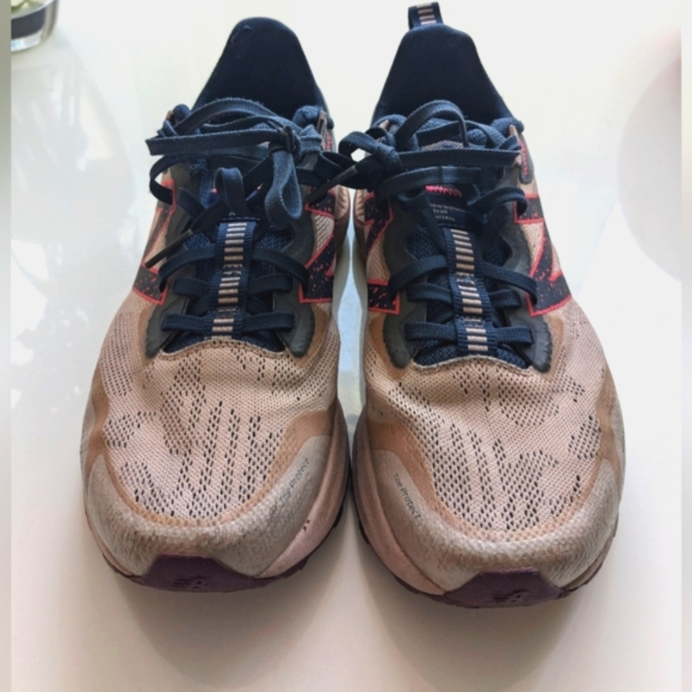 New Balance Dynasoft Vitrel V4 Women's SZ 9